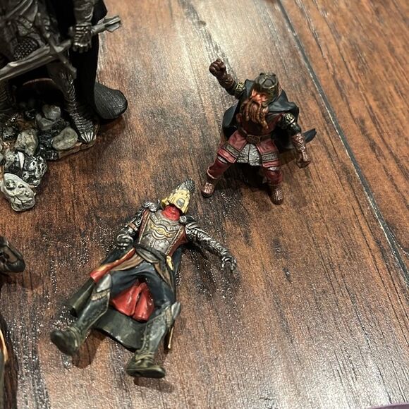 Vintage 2001-2003 The Lord of The Rings Figures mixed lot 12 figures mixed sizes - Picture 7 of 16